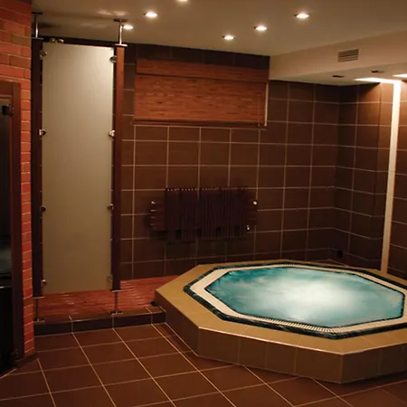 Rossa Hotel 3*